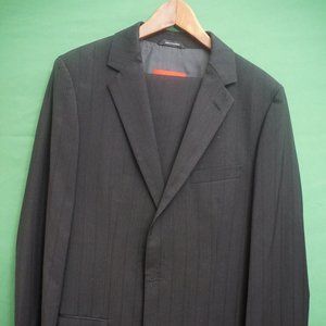 Hugo Boss 40L Black suit